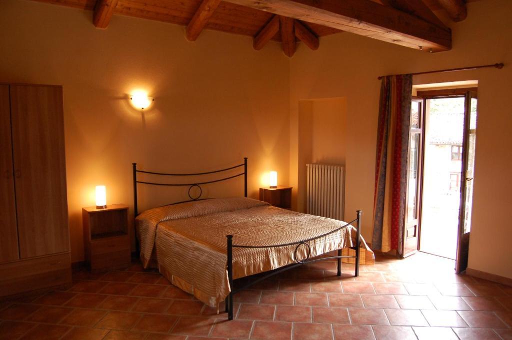 Agriturismo Rainé Montelupo Albese Habitación foto